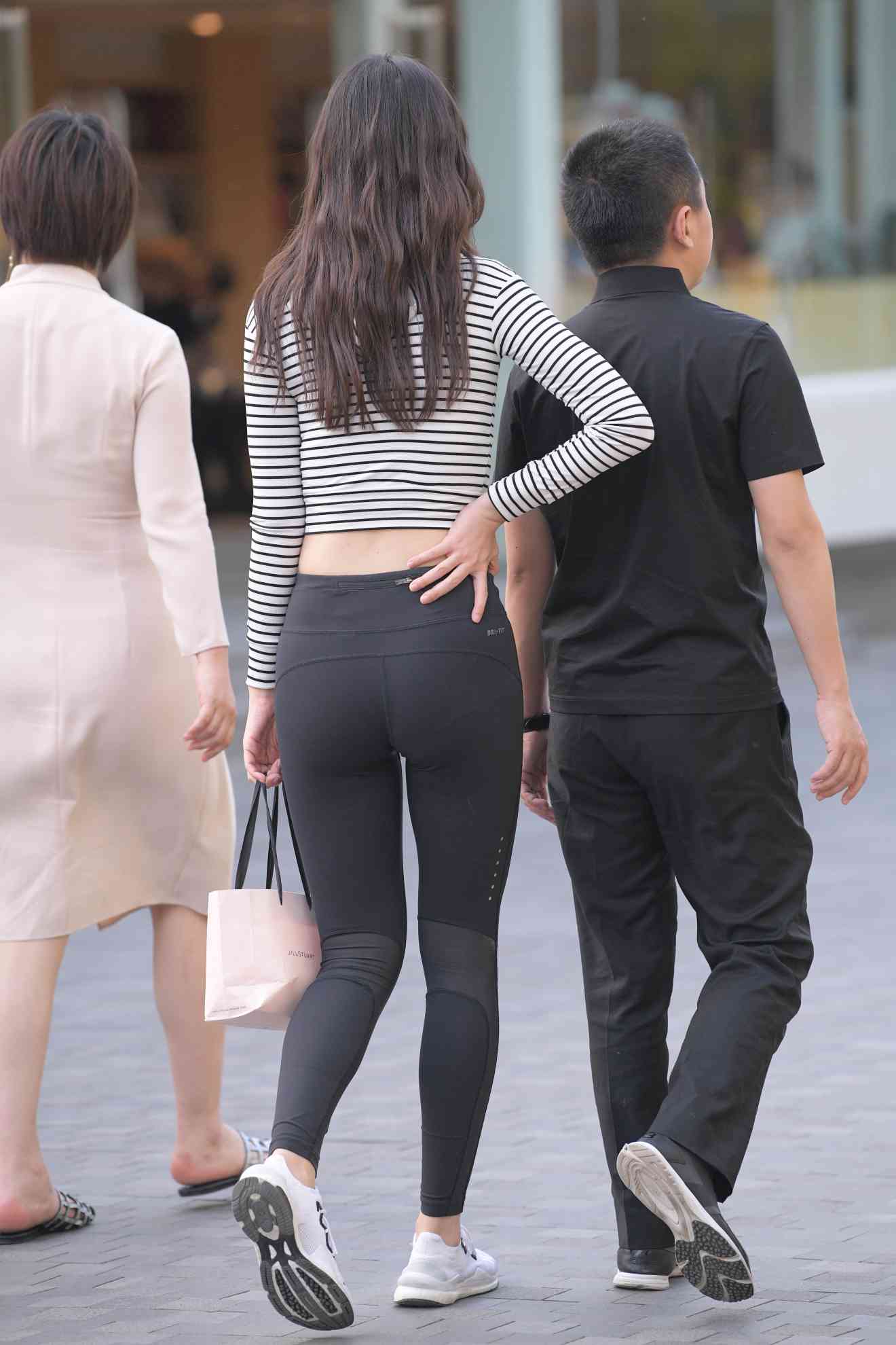 图片[3]-【免费】逛街的瑜伽裤女人【23P】04033-学姐图库