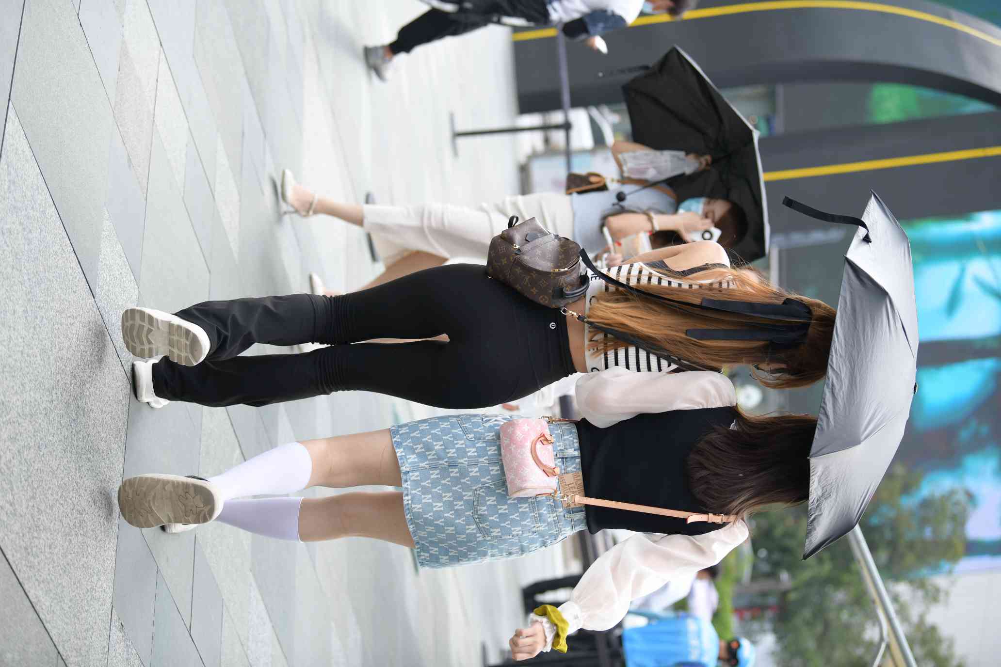 图片[3]-打伞的瑜伽裤姑娘【93P】04032-学姐图库