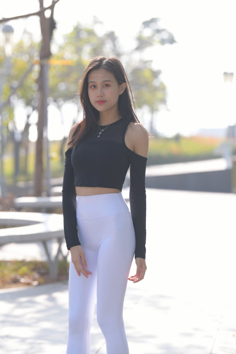 穿紧身白裤的端庄女孩 J1436 674P1V-22.2GB-学姐图库