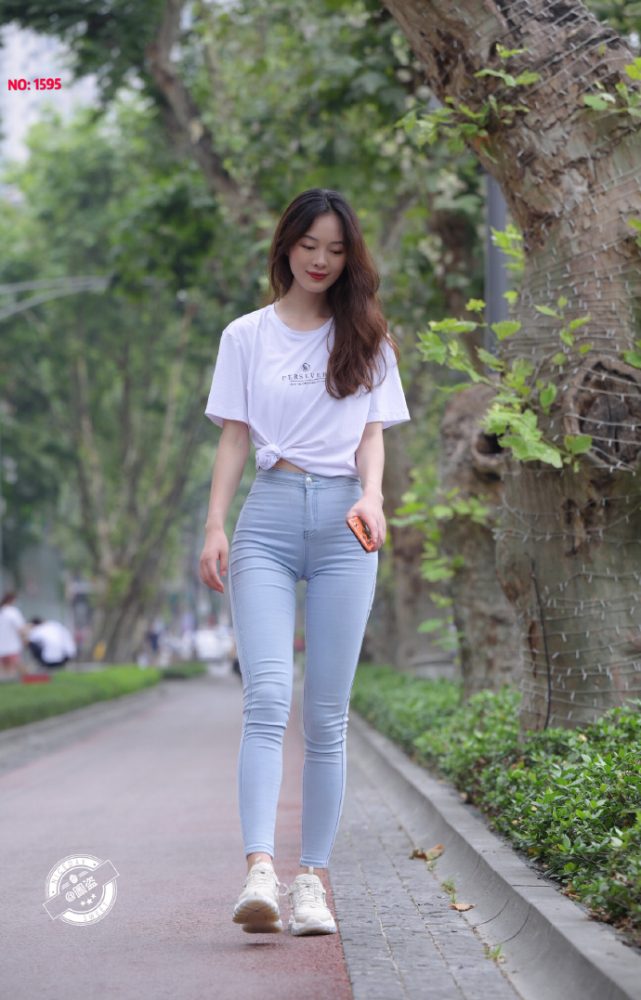 个子非常高的紧身牛仔裤女孩J2065 879P1V-25.5GB-学姐图库