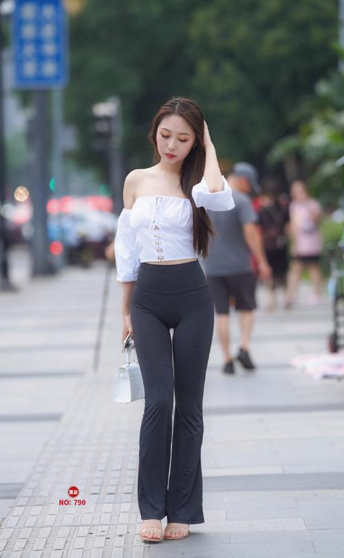 身材非常哇塞的瑜伽裤女孩  J1333 521P6V-21.6GB-学姐图库