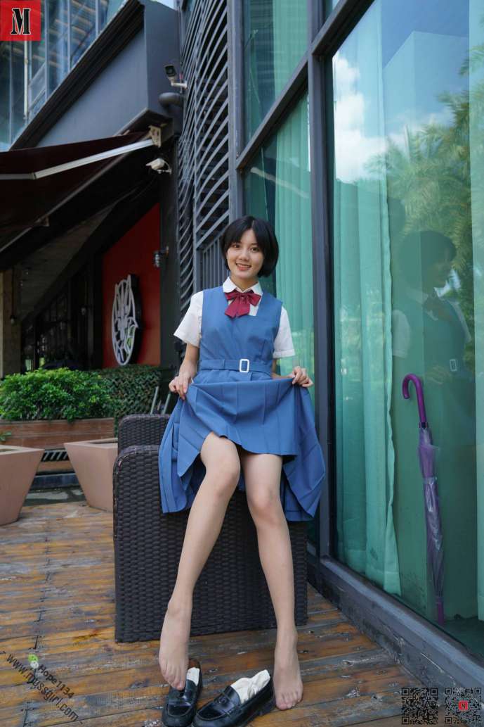 一副学生模样的短发姑娘【112P】20023-学姐图库