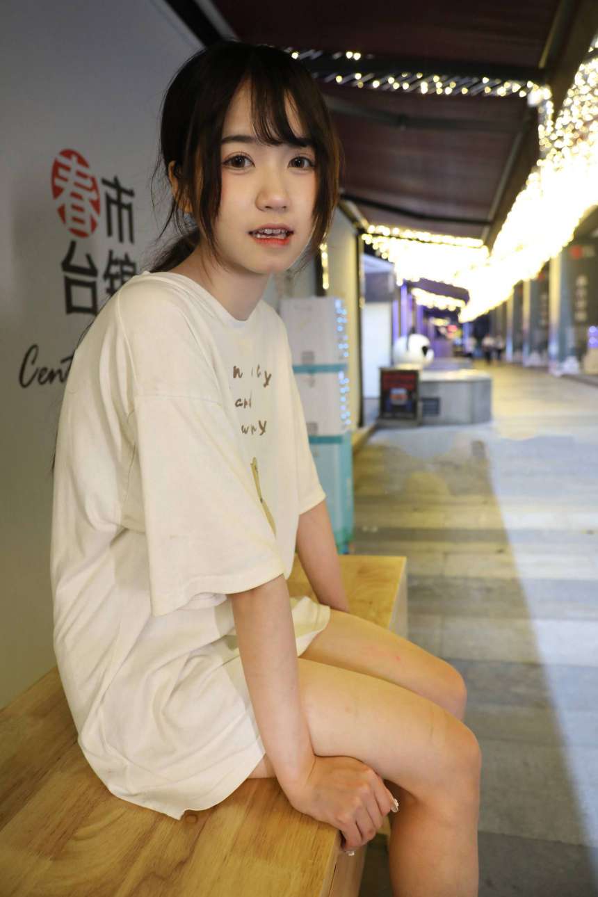 图片[4]-KTV里唱歌的长腿帆布鞋女孩【102P】20015-学姐图库