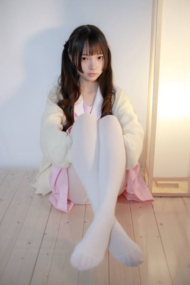 好像有什么心事的白丝双马尾女孩【59P】20022-学姐图库