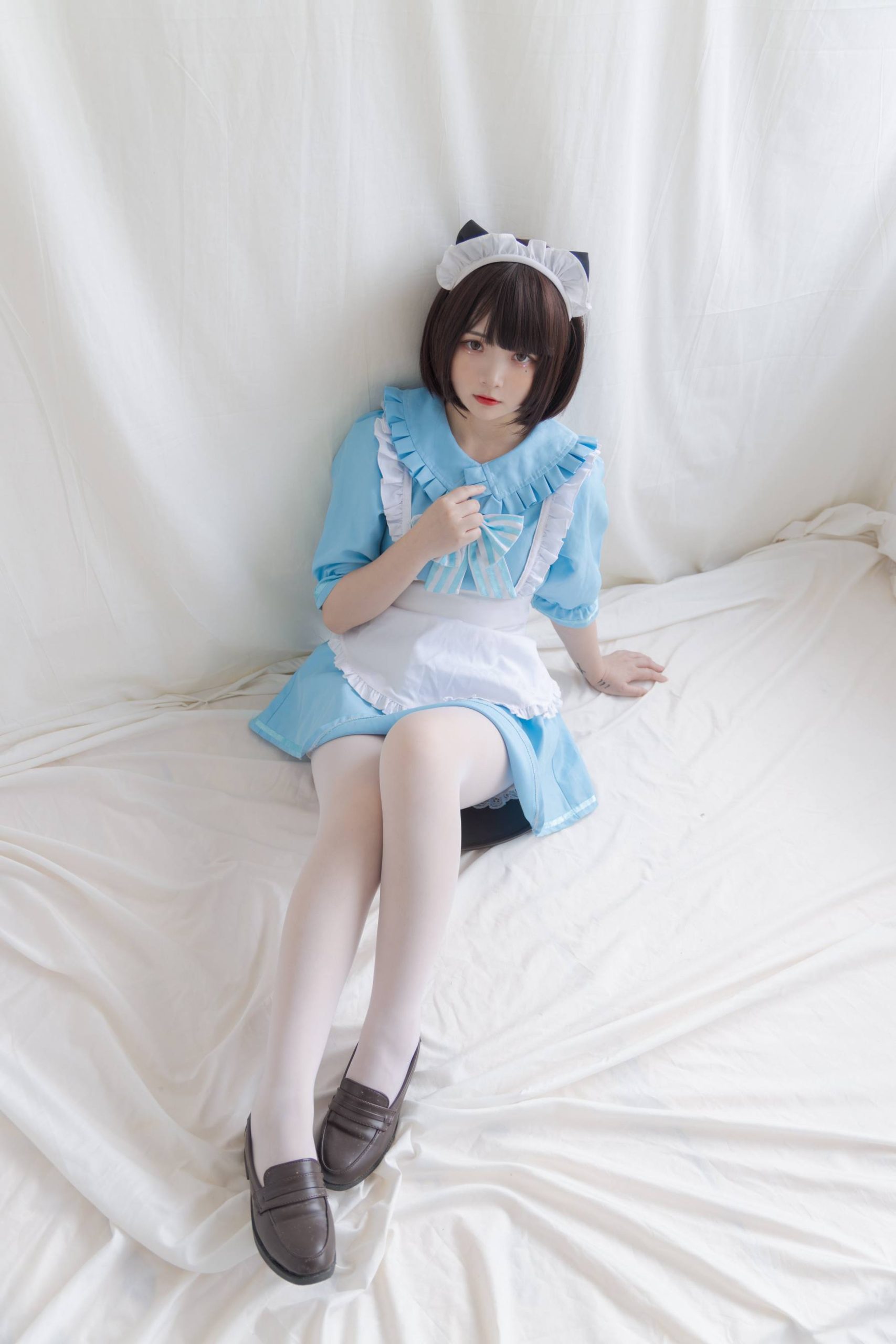 女仆装白丝女孩【43P】20014-学姐图库
