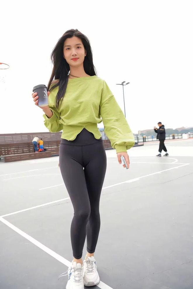 绿色瑜伽裤女孩很开心 J1519 1094P1V-27.6GB-学姐图库
