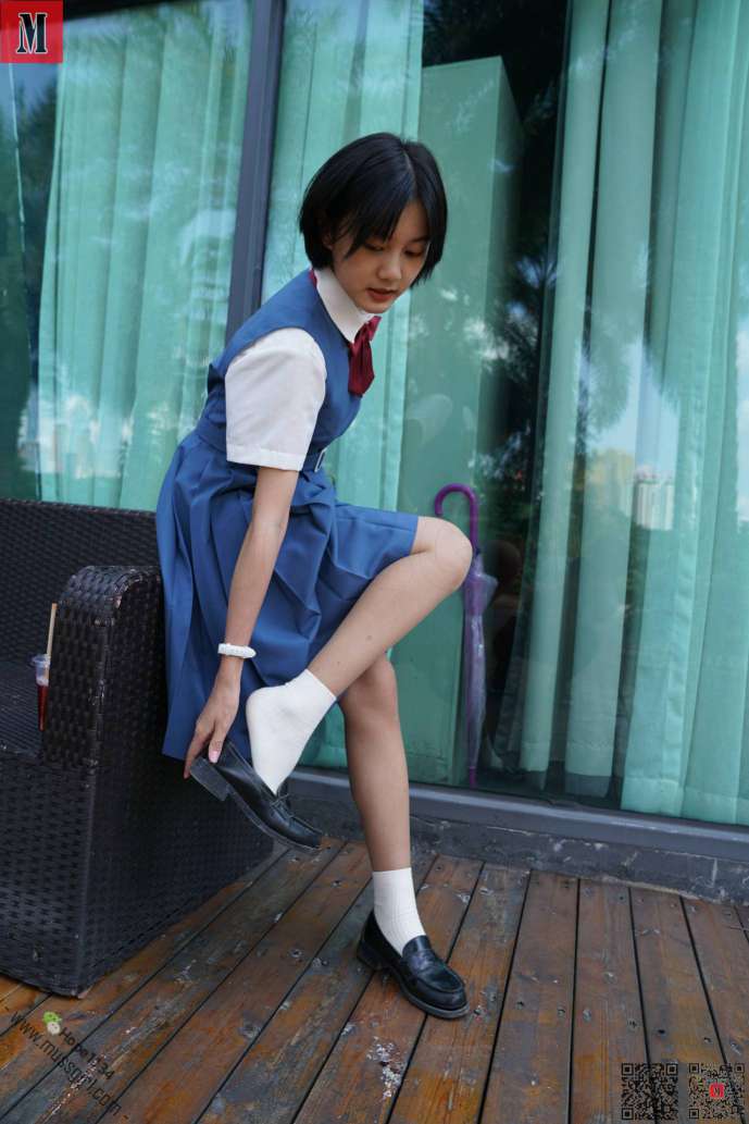 图片[3]-一副学生模样的短发姑娘【112P】20023-学姐图库