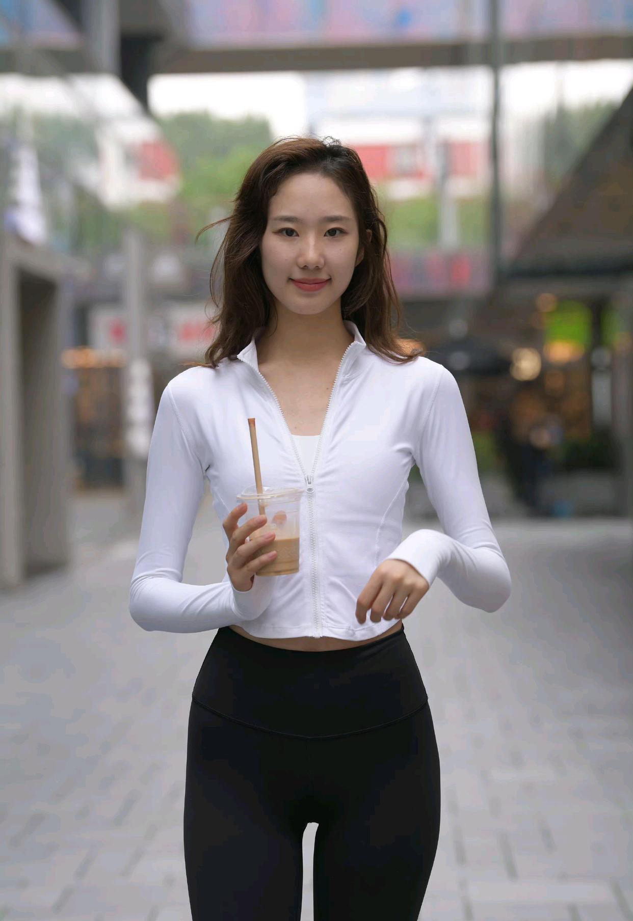 图片[2]-像刘亦菲的黑色瑜伽裤女孩J2237 340P1V-14.8GB-学姐图库