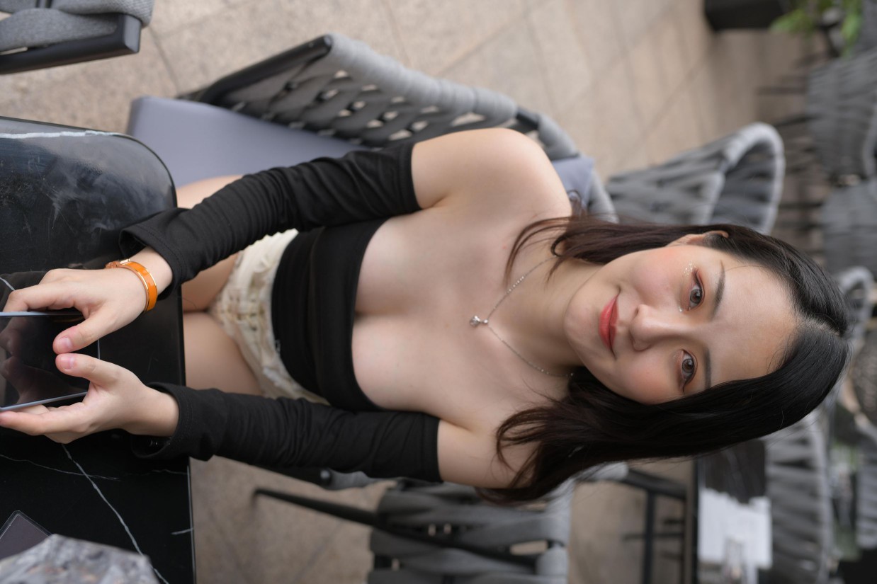 图片[3]-白色短裤的女生笑的很开心【177P】00035-学姐图库