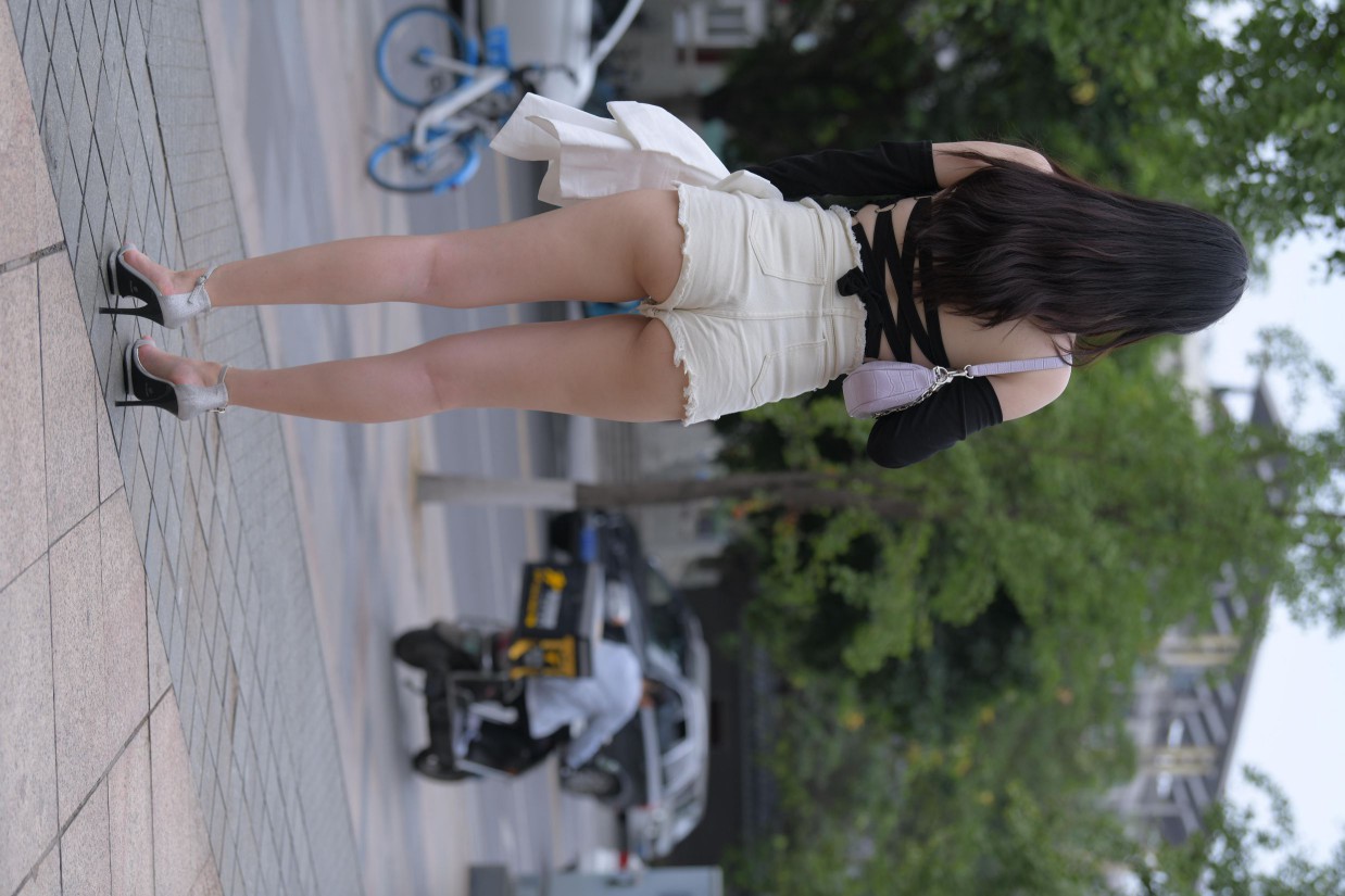 图片[5]-白色短裤的女生笑的很开心【177P】00035-学姐图库