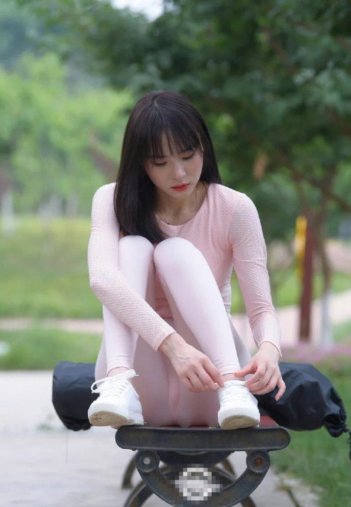 图片[4]-粉粉的瑜伽裤女孩太可爱了 J2090 854P1V-30.4GB-学姐图库