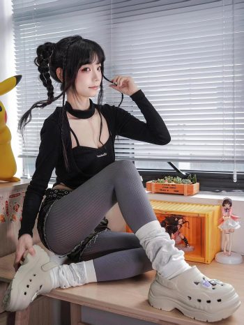 图片[9]-牛仔热裤+灰丝姑娘玩自拍-学姐图库