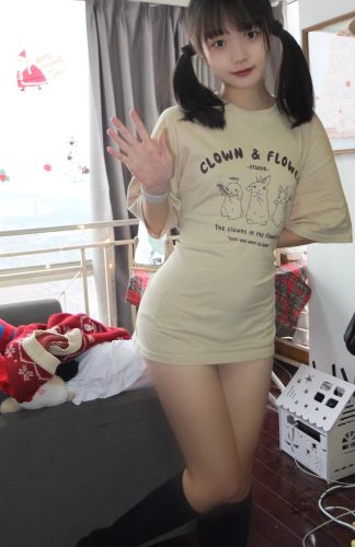 图片[9]-网格丝袜的清纯双马尾小姑娘-学姐图库
