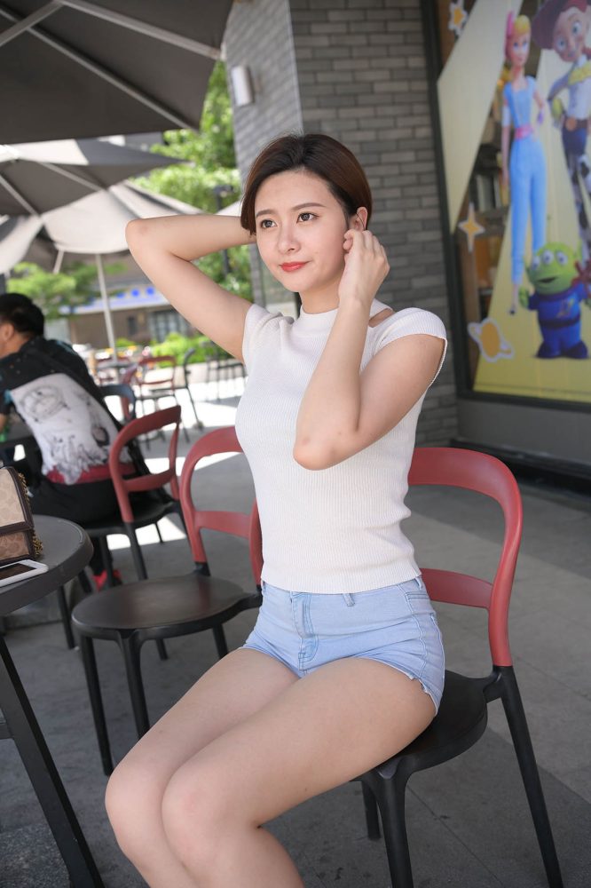 短发牛仔的漂亮女生【2.4G】-学姐图库