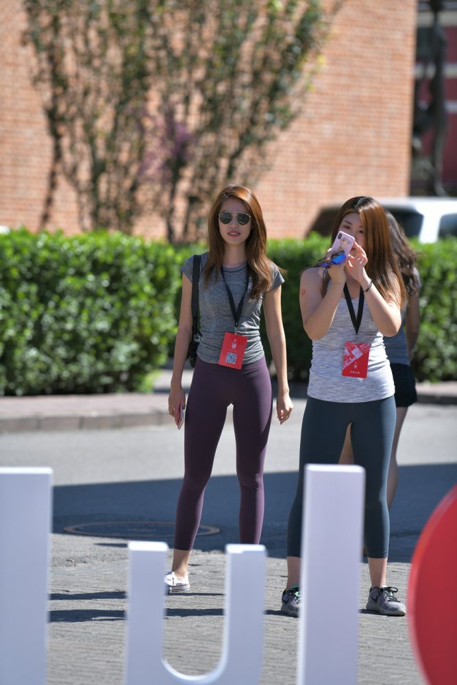 紫色瑜伽裤墨镜导游J4604 27P-336MB-学姐图库