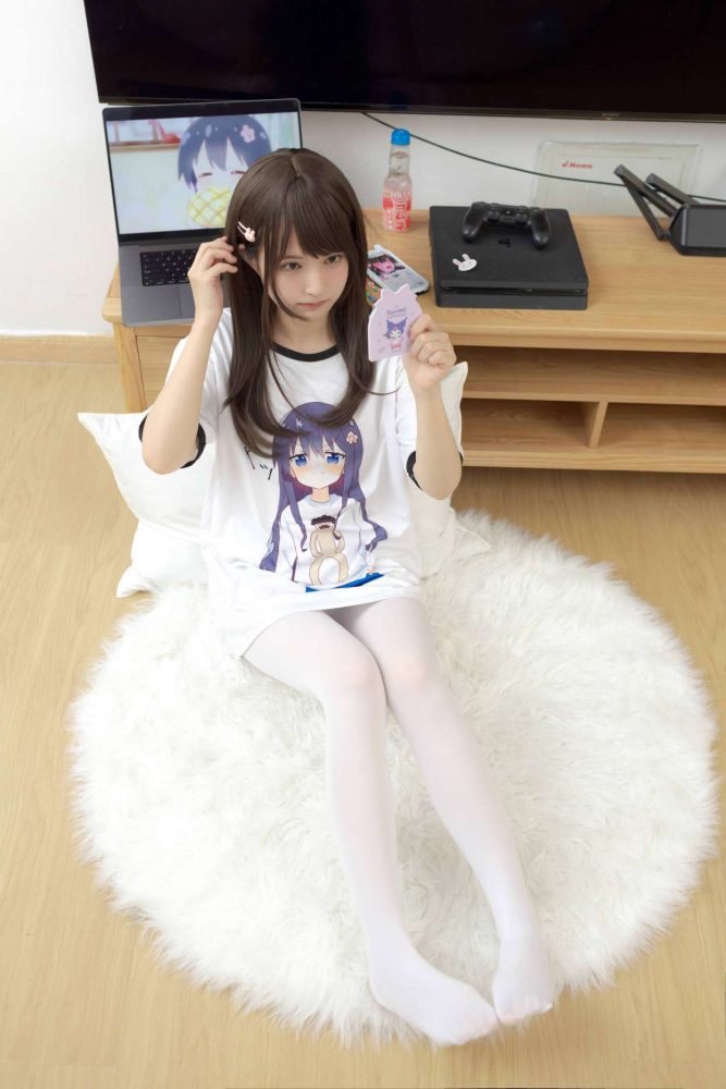 二次元白丝美少女【69P】20027-学姐图库