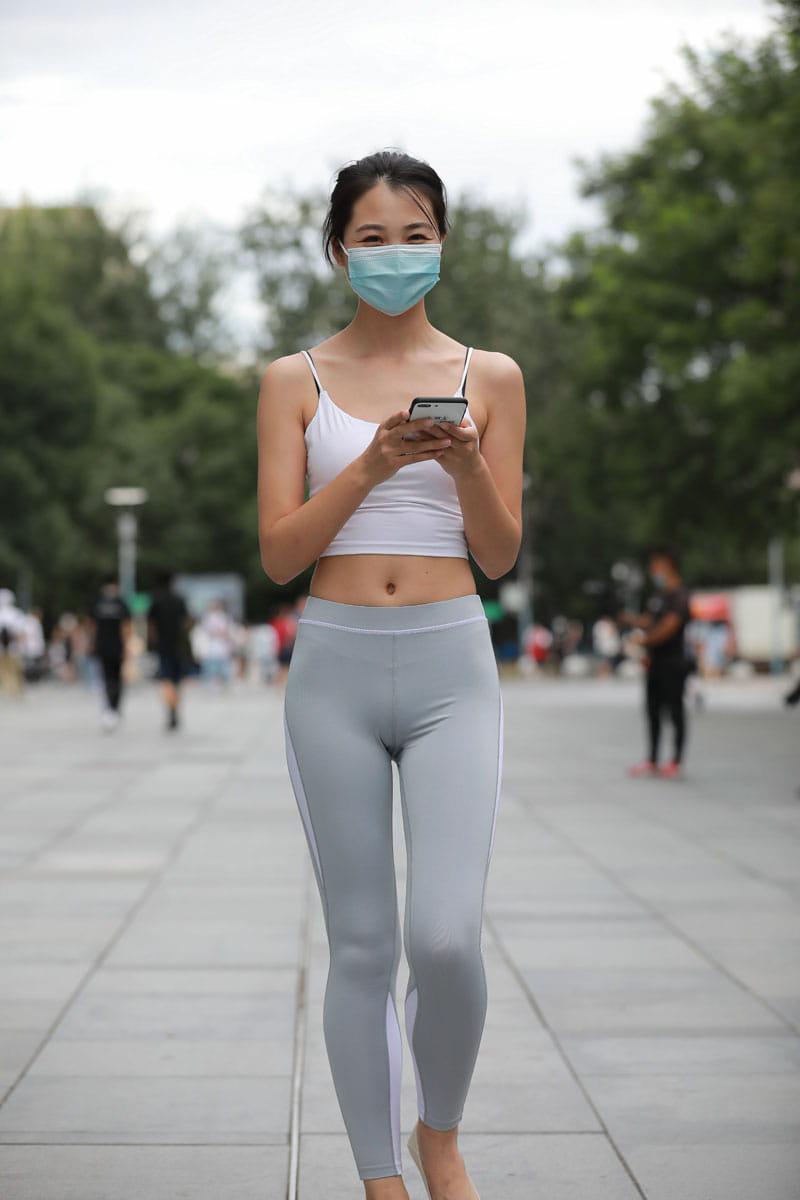 图片[4]-灰色瑜伽裤姑娘笑容超甜 J5074 180P2V-2.15GB-学姐图库