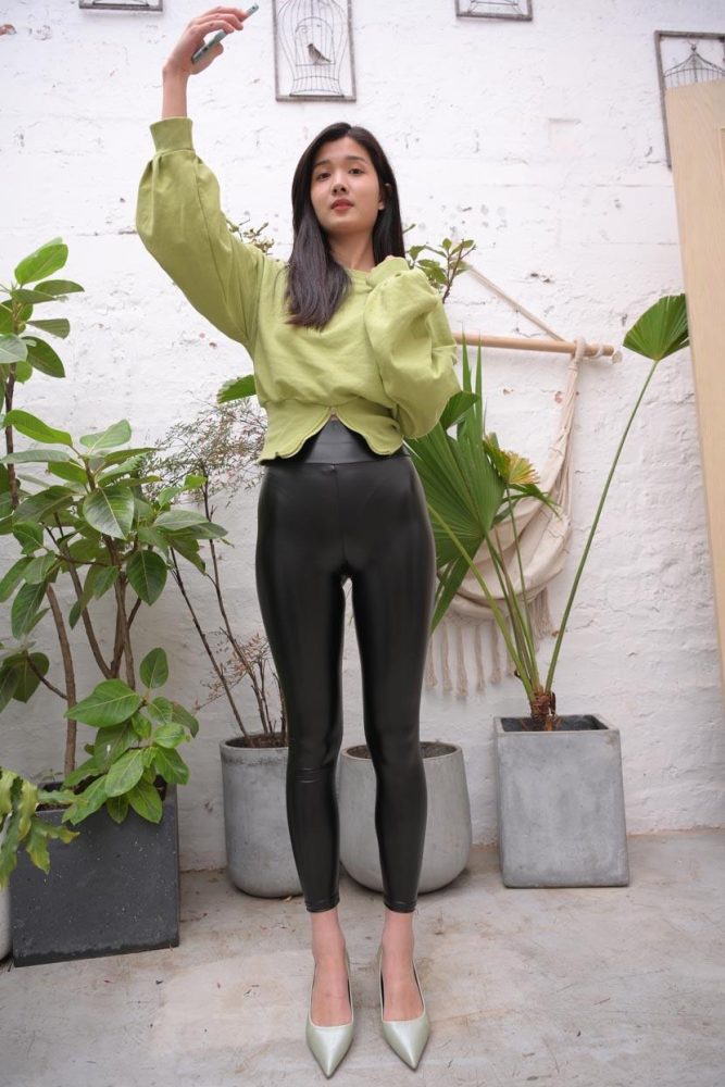 身材很棒的紧身皮裤女孩 J1537 653P1V-19.3GB-学姐图库