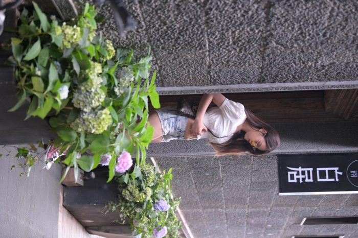 戴太阳镜的牛仔短裤紧身牛仔MM【167P】00021-学姐图库