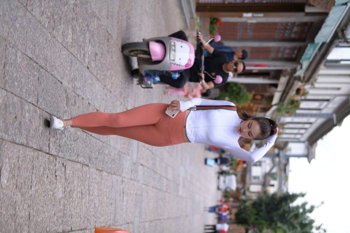 橙色瑜伽裤的高马尾姑娘【615P】00051-学姐图库