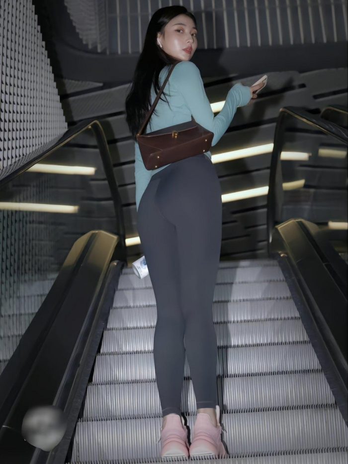 晚上逛商场的瑜伽裤漂亮女孩J2244 225P2V-15.1GB-学姐图库