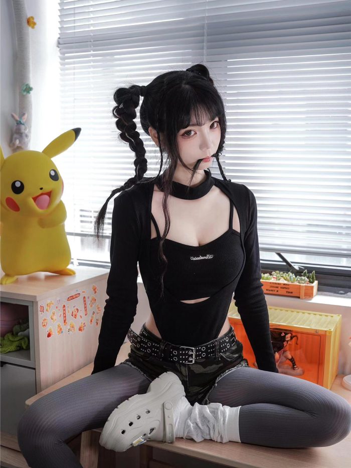 牛仔热裤+灰丝姑娘玩自拍-学姐图库