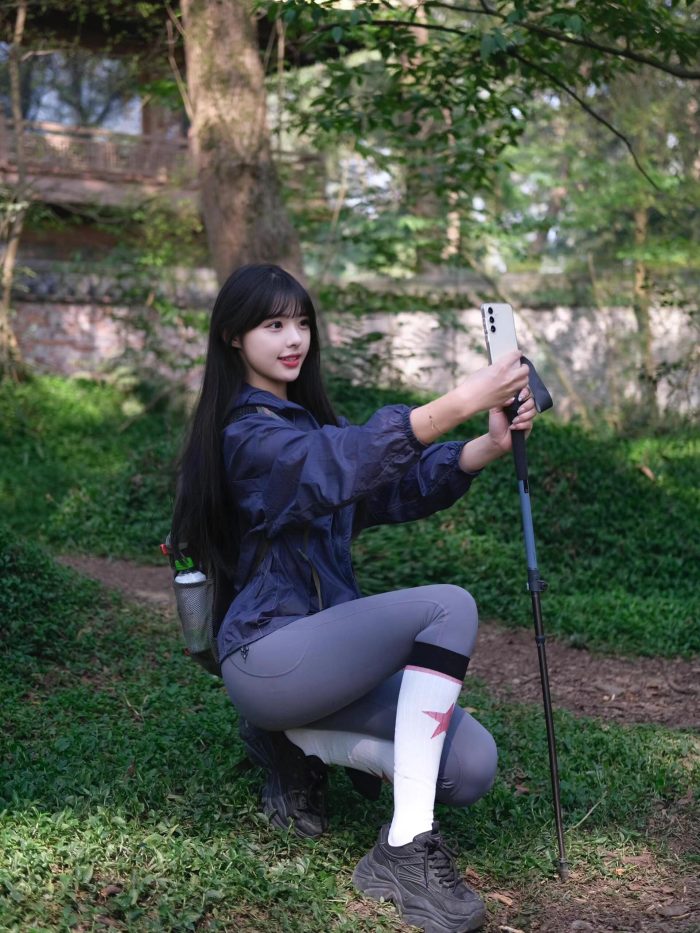 爱爬山的瑜伽裤MM，太甜美了！~-学姐图库