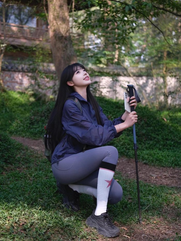 爱爬山的瑜伽裤MM，太甜美了！~-学姐图库