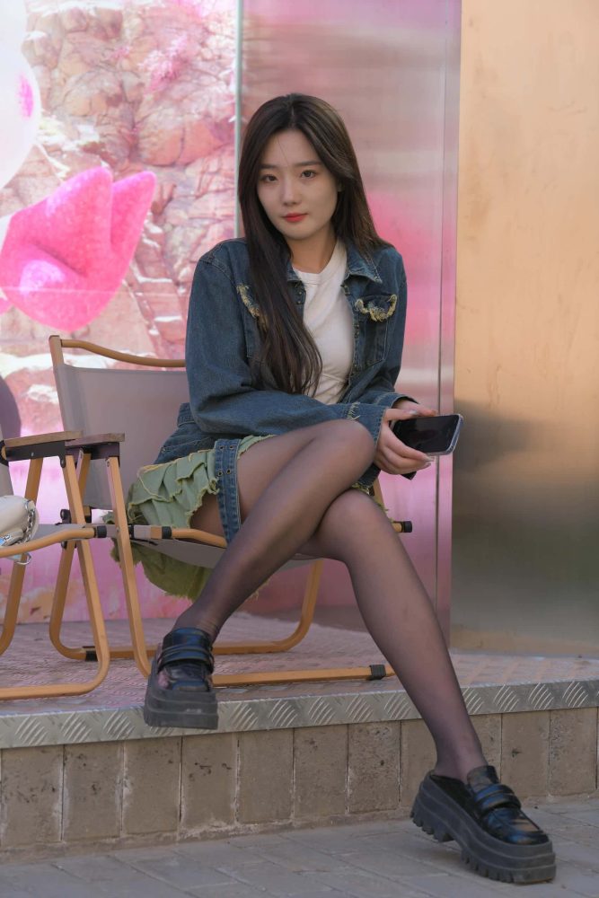 黑丝牛仔裙妹子，长得太标志了【750P】J3414-学姐图库